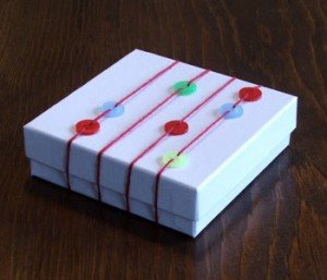 gift-wrapping-present-idea-fun-easy-cute-unique-beautiful-craft-buttons-wool-diy-christmas-holiday-recycle-kids-wedding-family-collection-birthday-christmas-anniversary-festival-inspiration