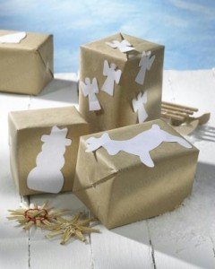 gift-wrapping-present-idea-fun-easy-unique-brown-paper-paper-cut-outs-animals-beautiful-craft-diy-christmas-holiday-recycle-kids-wedding-family-collection-birthday-anniversary-festival-